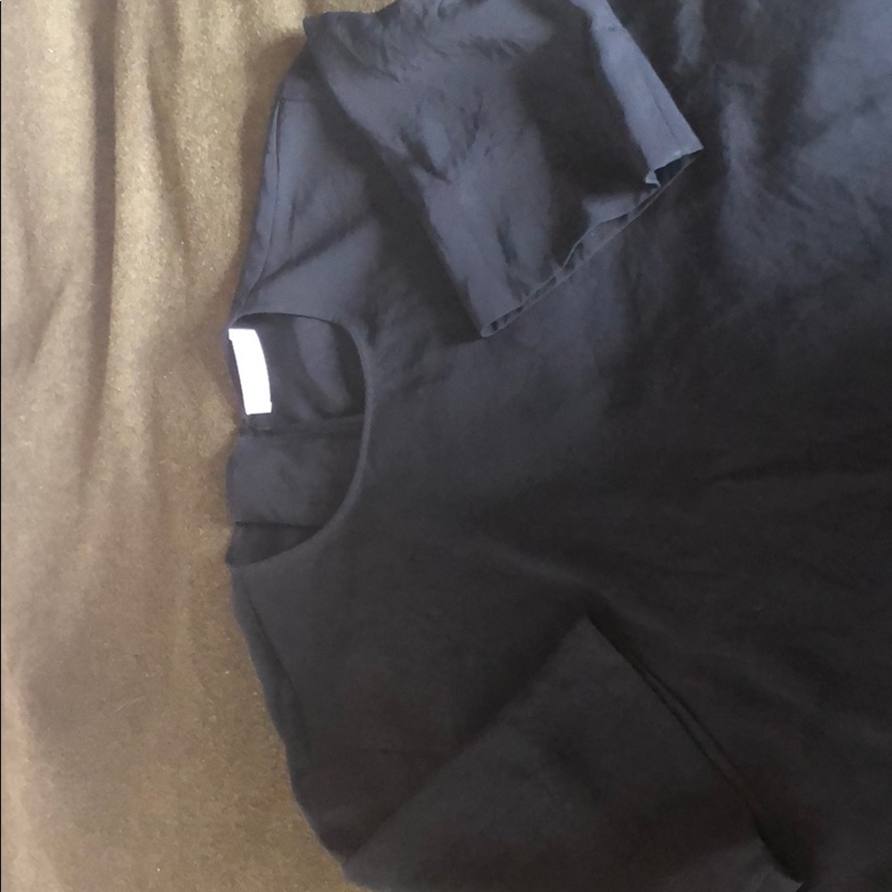 Everlane Japanese go-weave short sleeve shirt.
